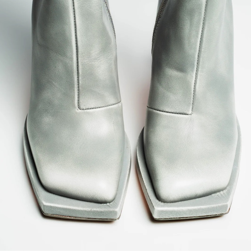 New🪩✨Han Burnished Grey Square-toe Heeled Boots - Picture 5 of 10